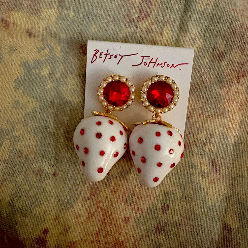 NEW Betsey Johnson white strawberry earrings